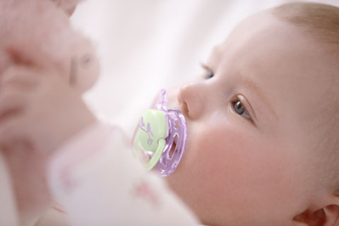 Why it&rsquo;s healthy to use a pacifier